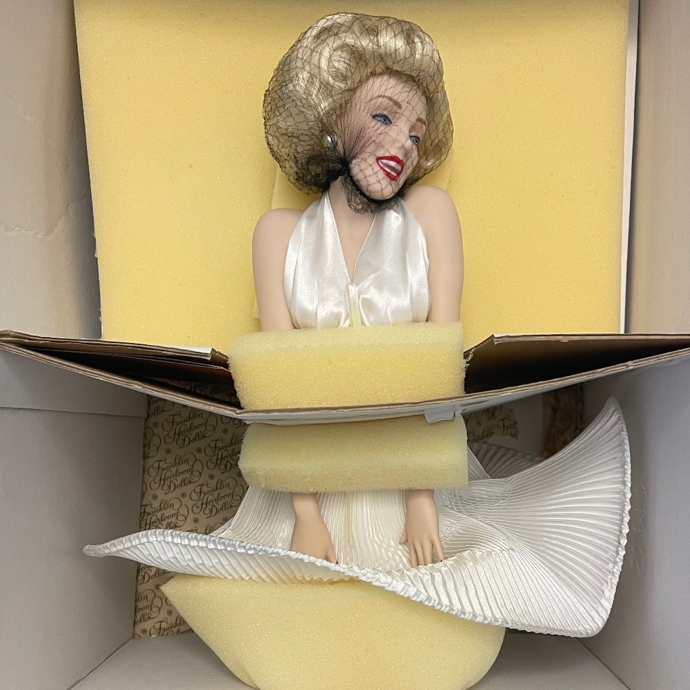 Marilyn Monroe Collectible / Franklin Mint